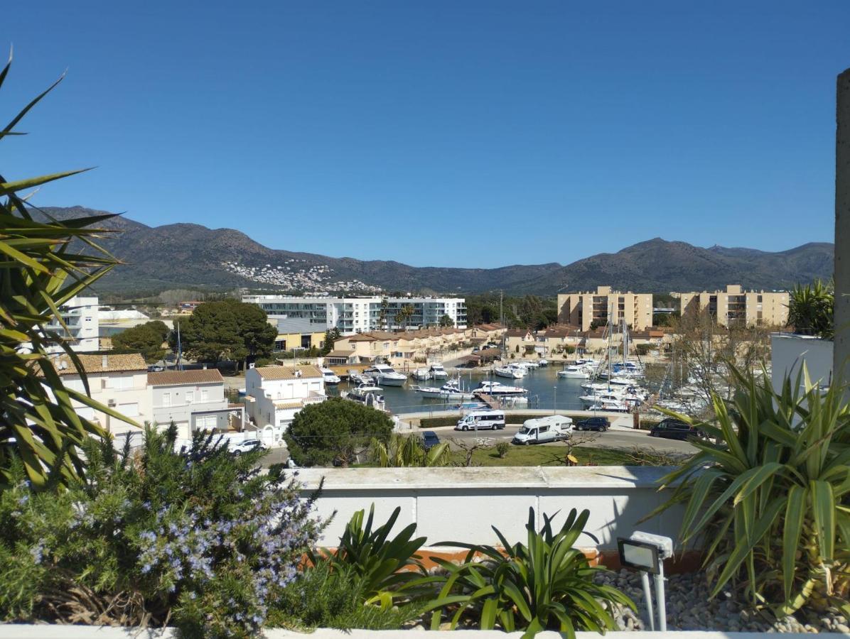 Atico Of 3 Rooms, Total 130M² Just For You With A 60 M² Terrace, Swimming Pool, Mountain And Marina View. Roses Extérieur photo